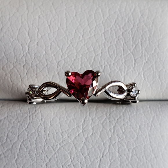 Ruby heart diamond ring - Picture 2 of 4